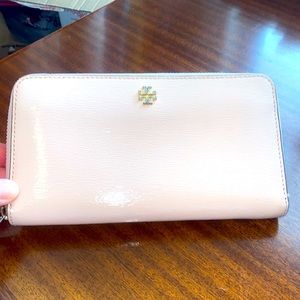 Tory Burch Zip Around Wallet seashell Pink